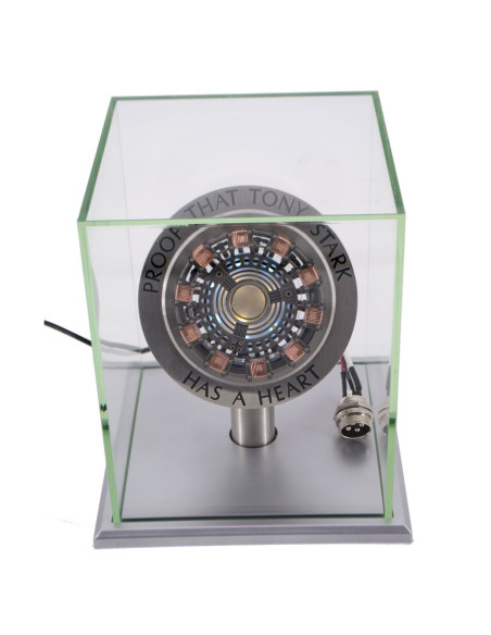 Corazón de Tony Stark hecho en acero,...