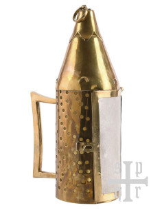 Portavela medieval en latón