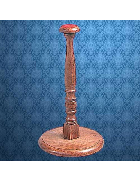 Expositor de madera para cascos