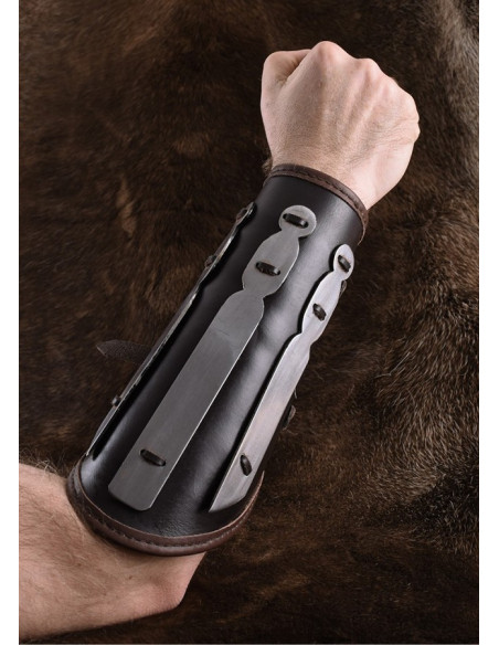 Met metaal verstevigde leren armband