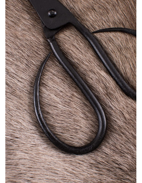 Tijeras medievales forjadas a mano