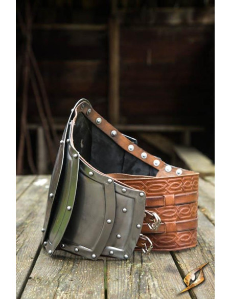 Wildpanzera aus Metall, poliert