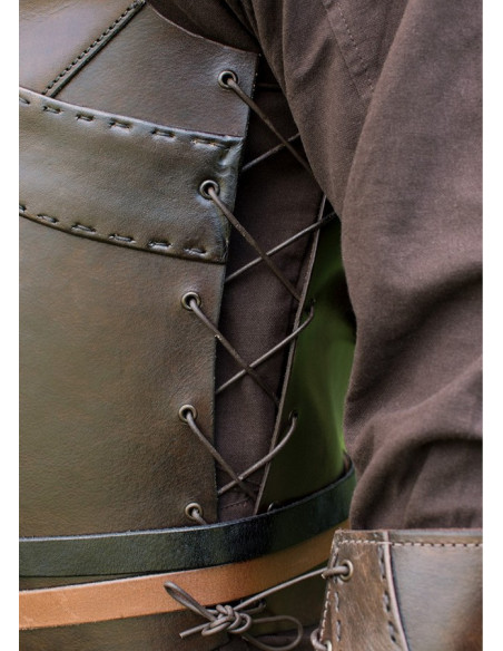 Leren pantser met kruisversterkingen