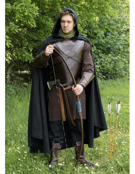 Lederrüstung mit Kreuzverstärkungen