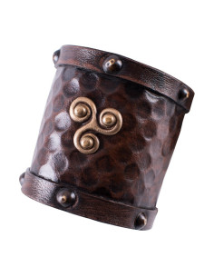 Viking leren armband met Trisquel