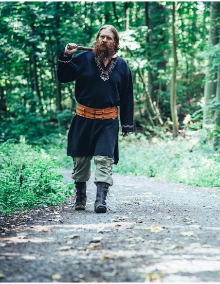Túnica vikinga con bordados Freki, negra