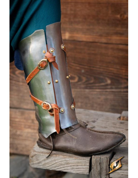 Renegade Adventurer Greaves, poleret...