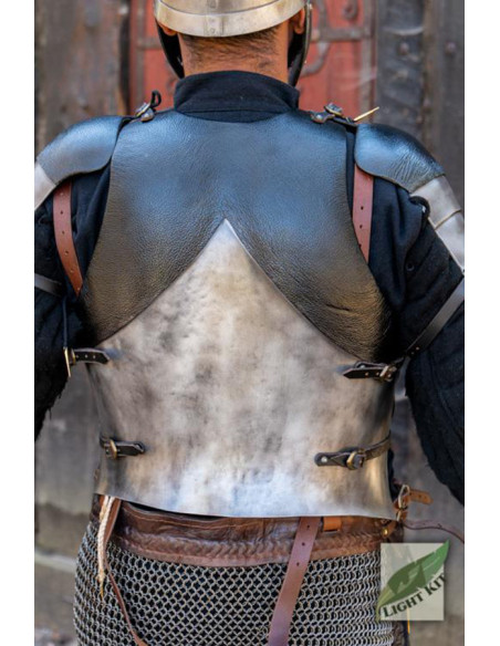 Coraza medieval de los...