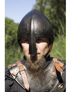 Normannischer Helm mit epischer dunkler Nase, epische Waffenkammer