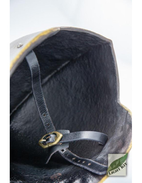 Mittelalterlicher Ritterhelm aus...