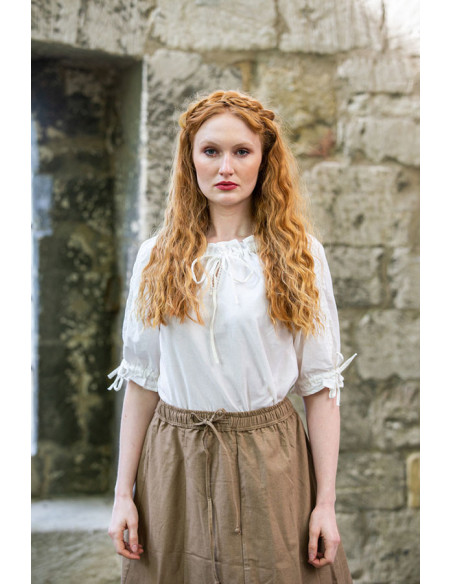 Witte middeleeuwse blouse stropdassen