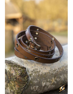 Pulsera multi correa en cuero marrón, 125 cm.