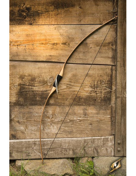 Jeugd lange houten middeleeuwse boog...