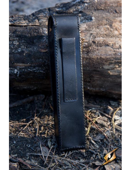 Cubiertos medievales con funda negra:...