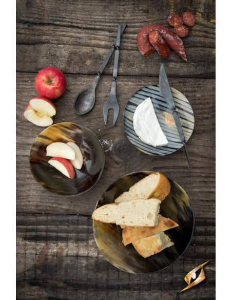 Middelalderbestik med sort betræk:...