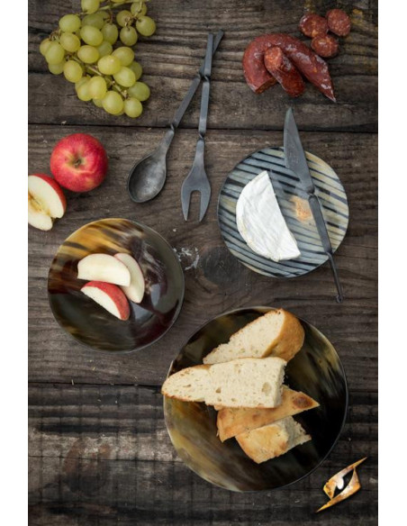 Cubiertos medievales con funda...