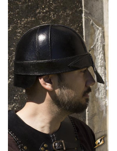 Mittelalterlicher Spangenhelm aus schwarzem Leder für LARP 2