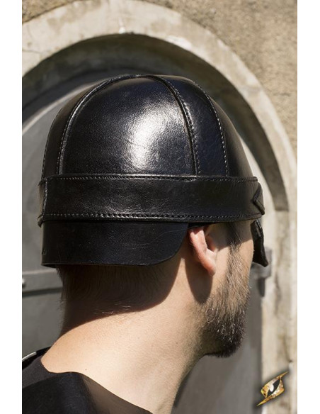 Mittelalterlicher Spangenhelm aus... Mittelalterlicher Spangenhelm aus...