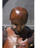 Casco medieval spangenhelm en cuero marrón para LARP