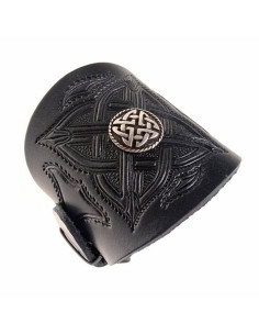 Keltisches Knotenarmband und Reliefs aus Leder