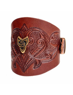 Pulsera triqueta celta con relieves en cuero