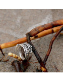 Anillo vikingo con letras rúnicas del Futhark