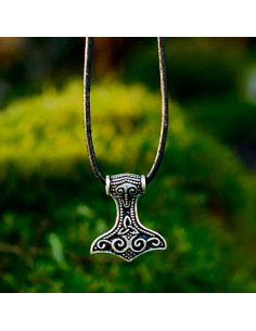 Thor's hamer hanger van Rus