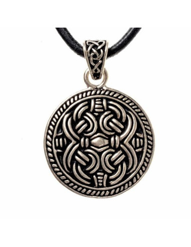 Colgante con escudo vikingo estilo Borre, S. X