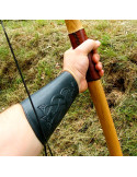 Bogenschützenarmband mit keltischem Knoten