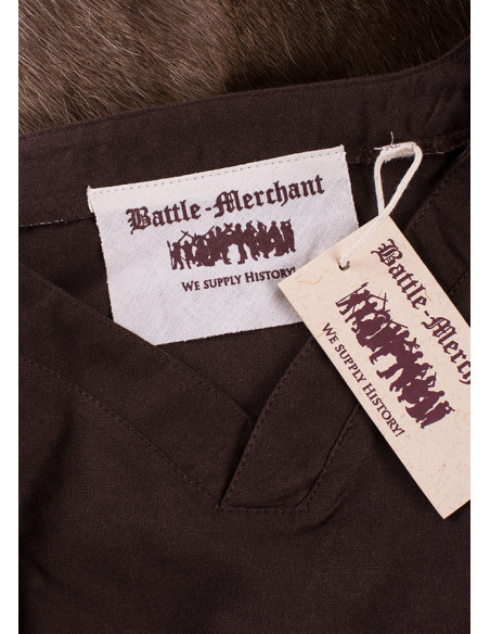 Offenes mittelalterliches Kleid...