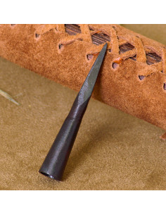 Handgesmede vierkante historische pijlpunt