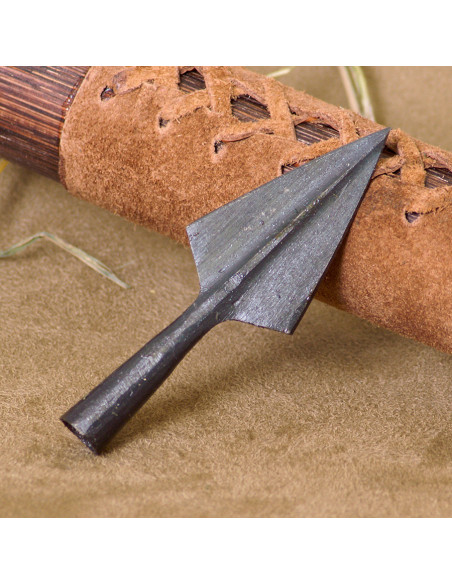 Historisk håndsmedet pilespids af...