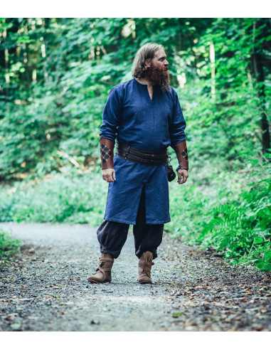 Lang vikingetunika, Lennart