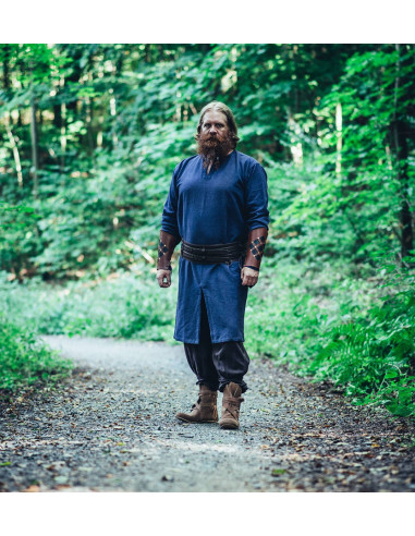 Lang vikingetunika, Lennart