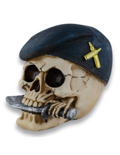Miniatuur militaire schedel met groene baret, 13,5 cm.
