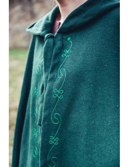 Capa de lana medieval con bordados a... Capa de lana medieval con bordados a...