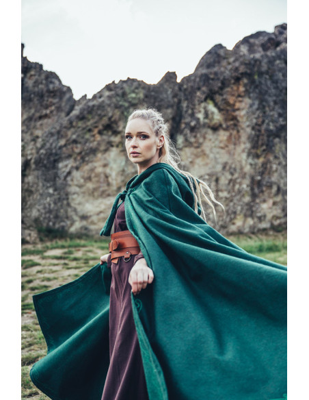 Capa de lana medieval con bordados a... Capa de lana medieval con bordados a...