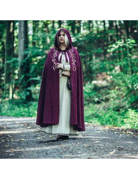 Middeleeuwse cape met borduursel...