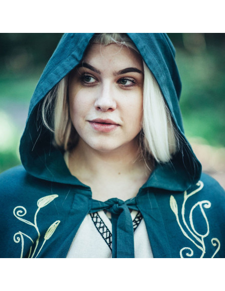 Capa medieval con bordados modelo...