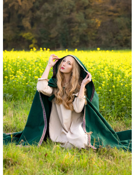 Capa medieval de lana con capucha