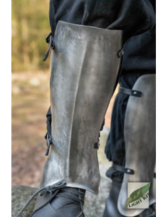 Söldner-Beinschienen aus poliertem Stahl 2
