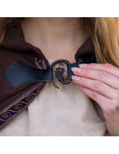 Mittelalterlicher Wollumhang mit Stickerei, Modell... 2