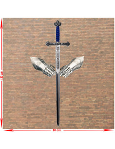 Mittelalterliche Rüstung des Heiligen Georg mit Panzerhandschuhen und Schwert