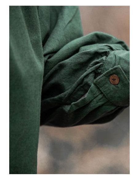 Mittelalterliches Hemd mit Krawatten...