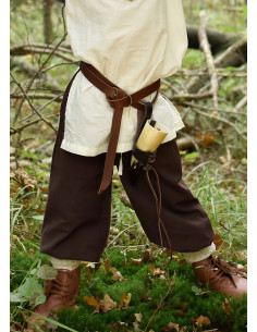 Brede brune drengebukser, Thore