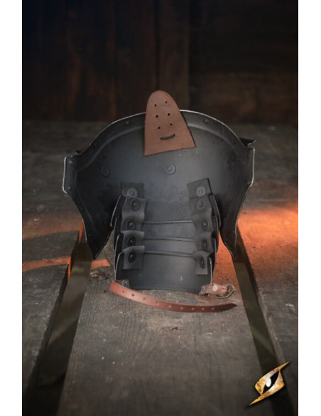 Schulterklappen aus schwarzem Stahl...