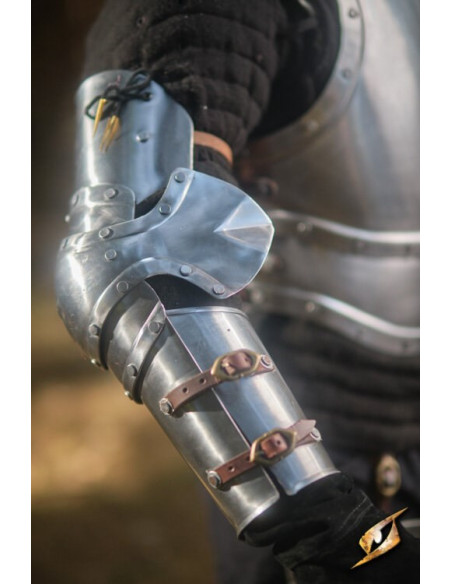 Komplettes Set aus poliertem Stahl...