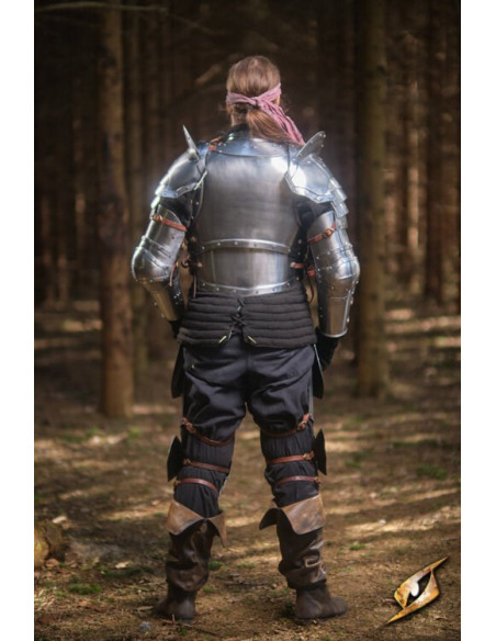 Komplettes Set aus poliertem Stahl...