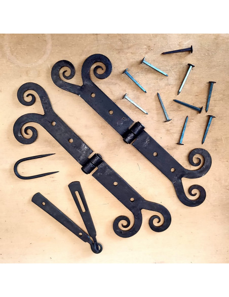 Sæt med 2 krøllede smedede...