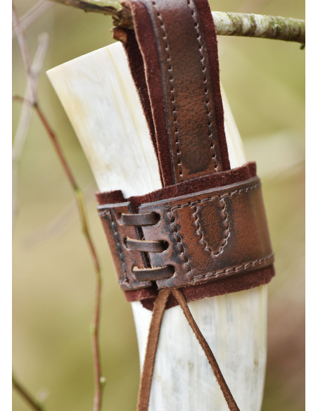 Tahalí til horn i læder og ruskind,...